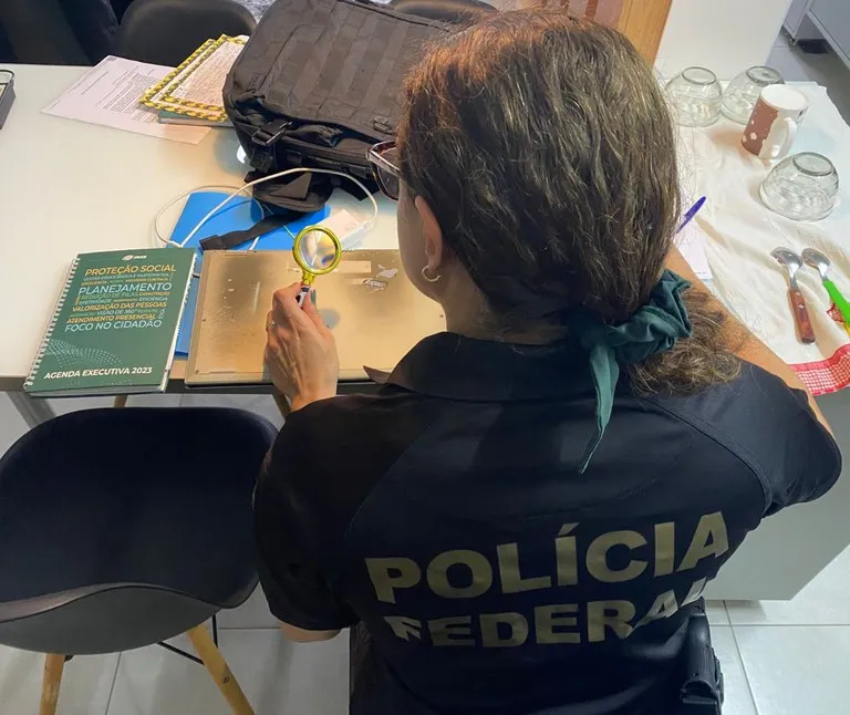 Operação policial mira grupo que burlava biometria facial no GOV.BR